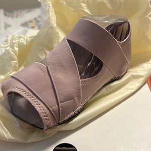 Pointe studio dance barre light pink